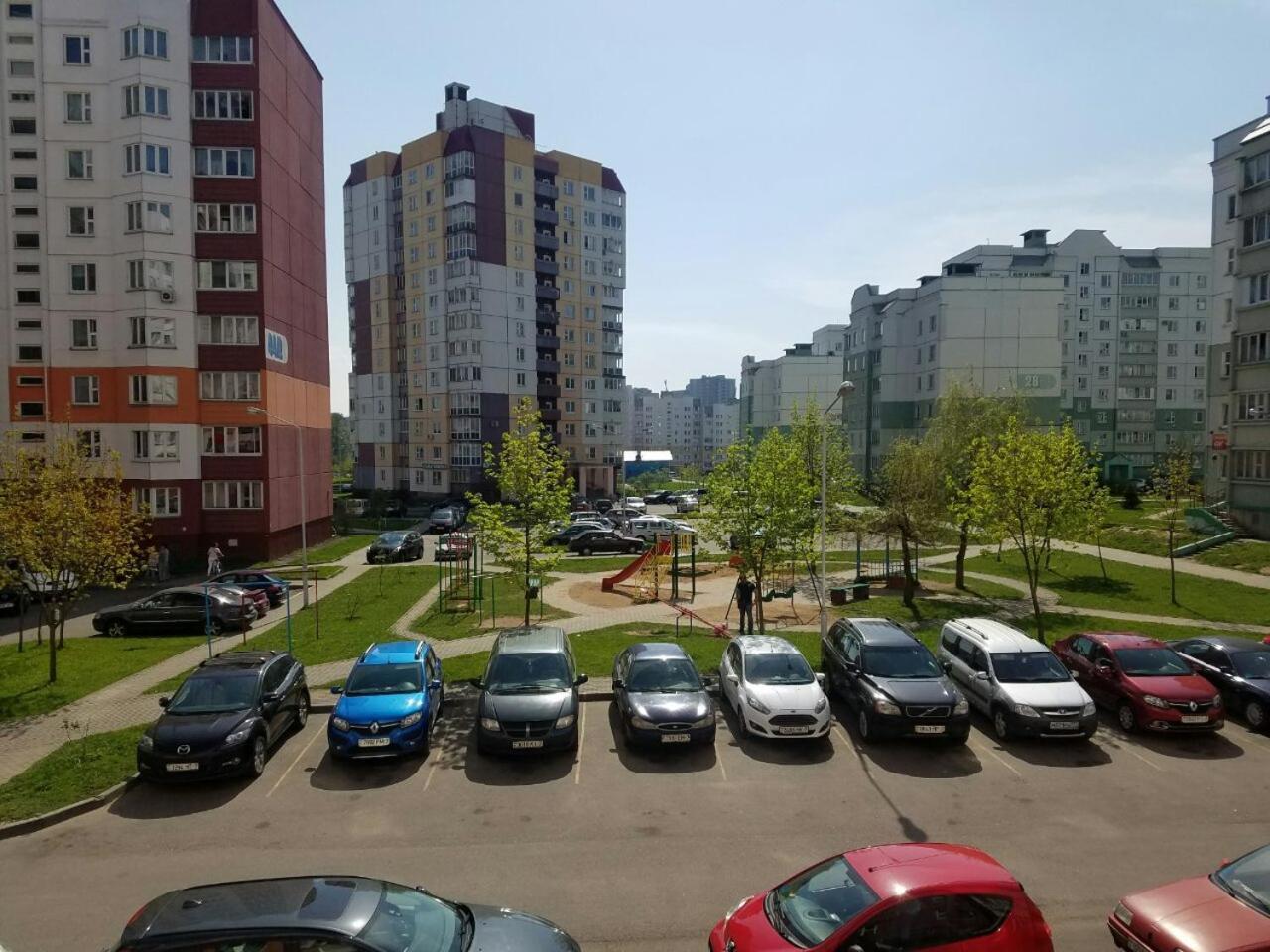 Apartment On Metro Mihalova Minsk Exterior photo
